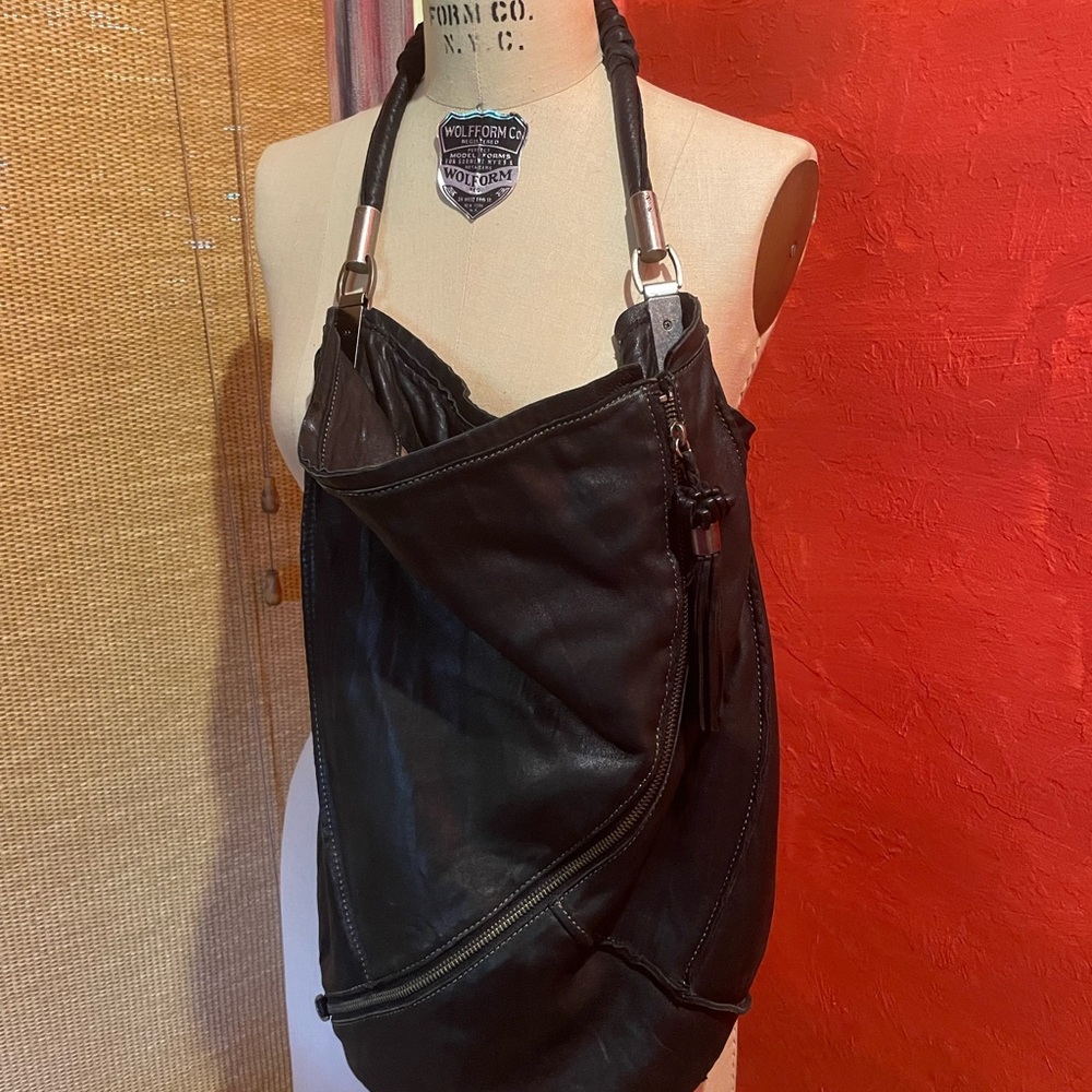 Leather shoulder bag